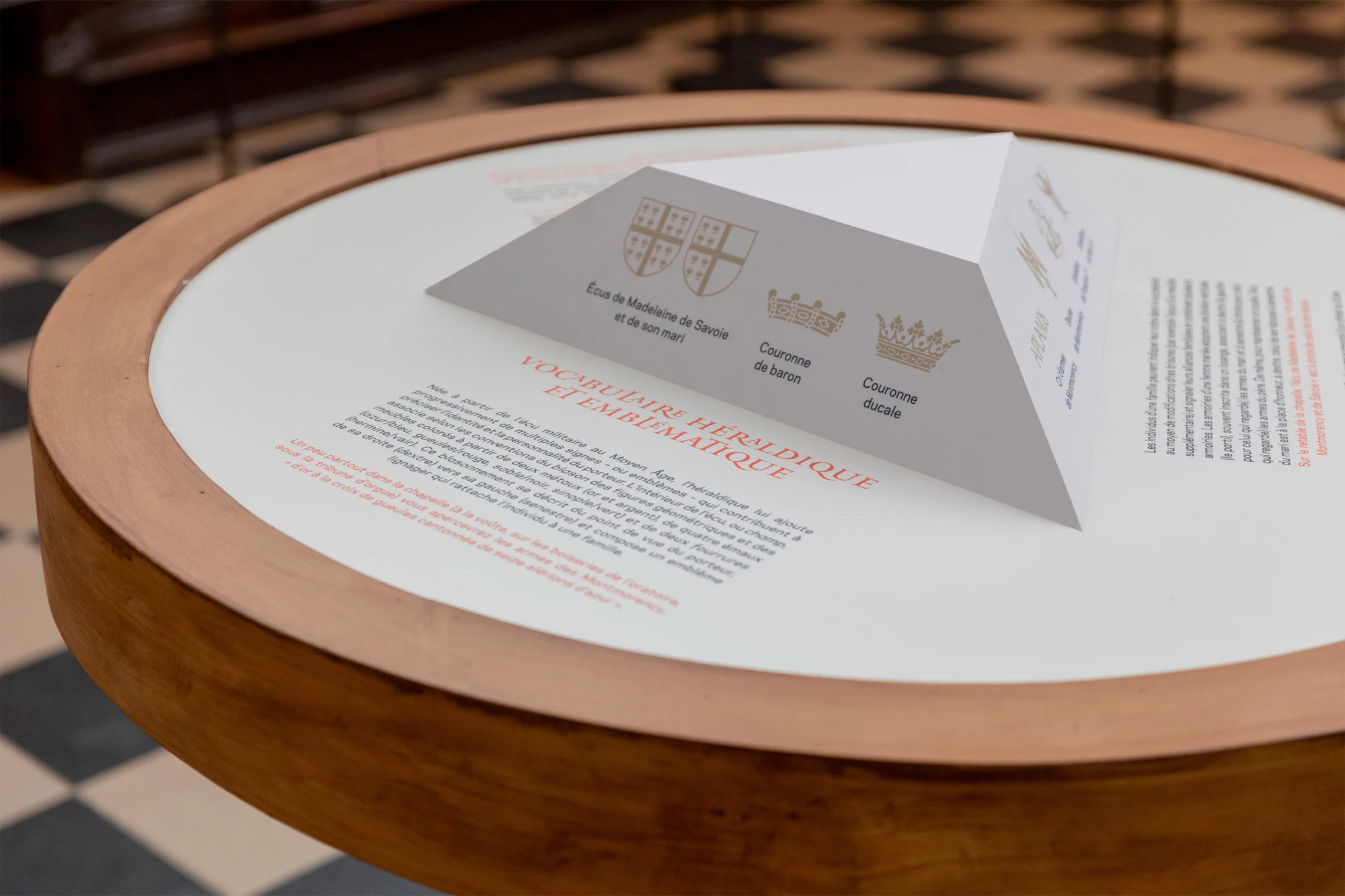 Léo Grunstein - The Coat of Arms of New Times, Musée de la Renaissance–Château d’Écouen, Poster, Signage, Publication, 2022