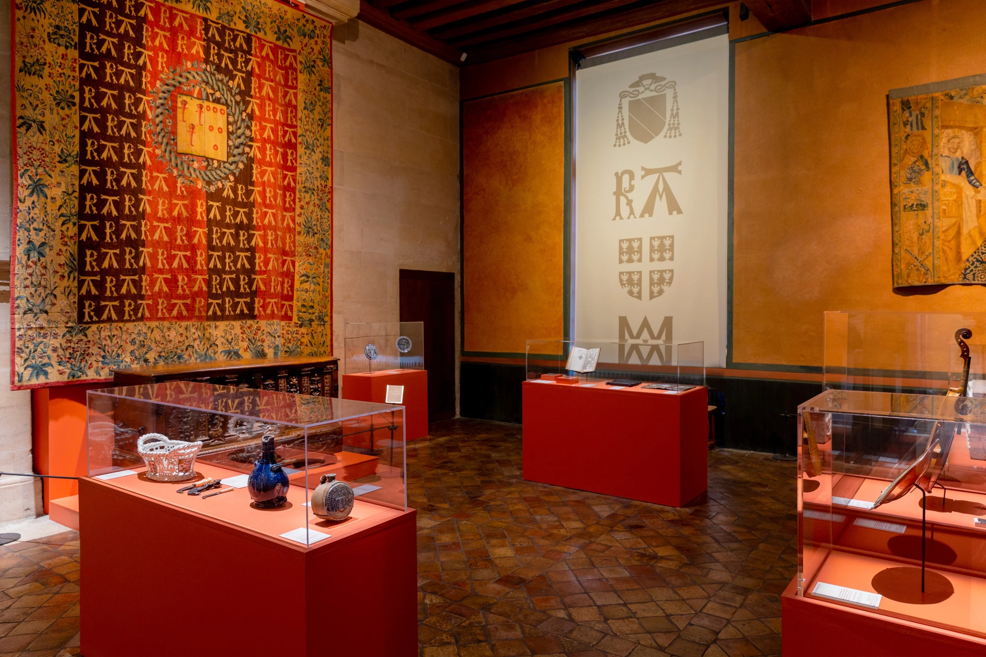 Léo Grunstein - The Coat of Arms of New Times, Musée de la Renaissance–Château d’Écouen, Poster, Signage, Publication, 2022